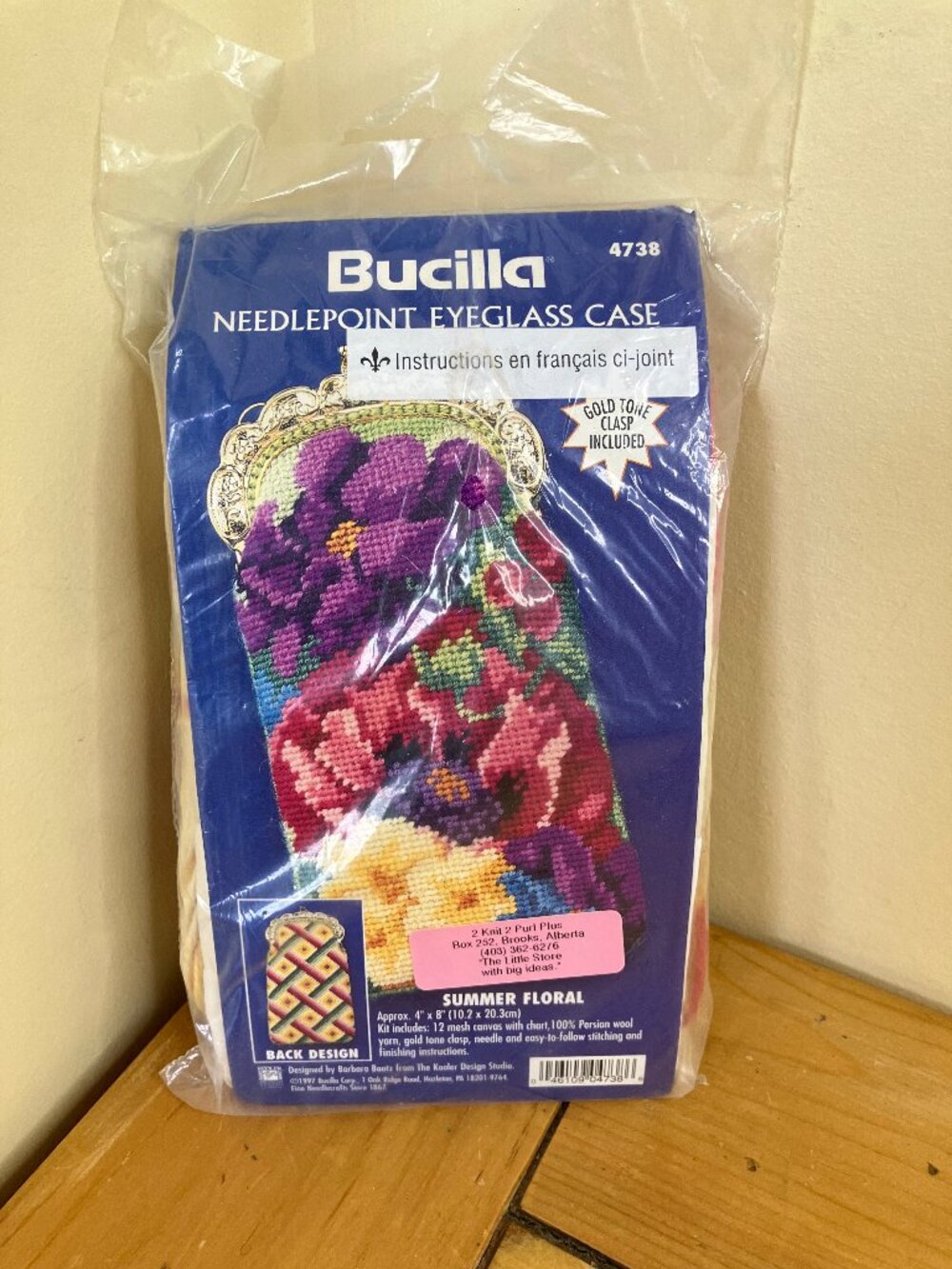Bucilla Needlepoint Eyeglass Case Embroidery Kit 4738 SUMMER FLORAL Vintage 1997